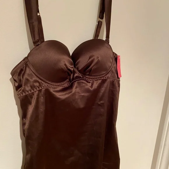 Lingerie - Picture 4 of 6